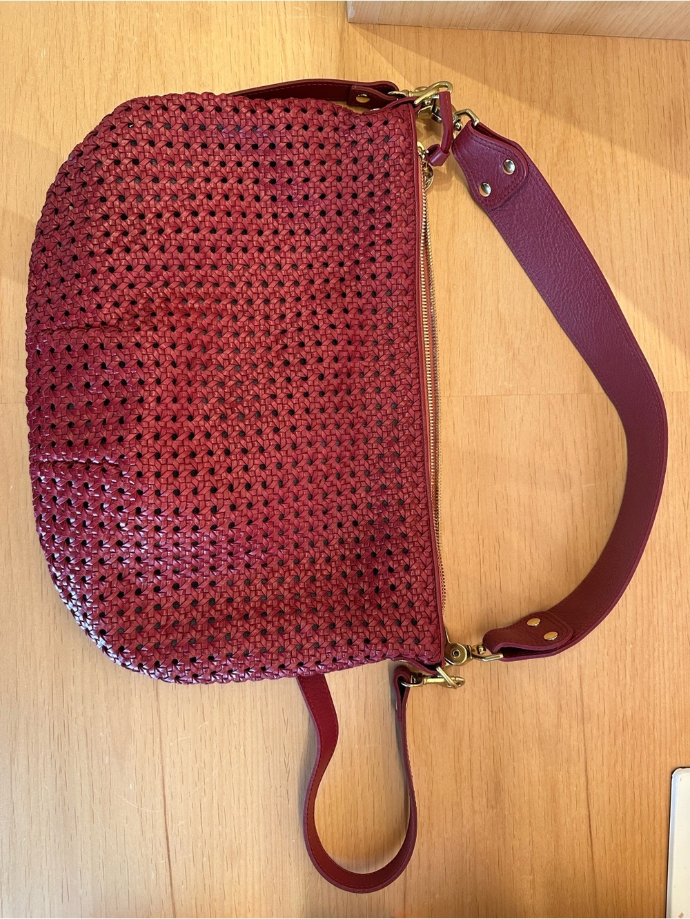 Clare V. Plummy Rattan Moyen Messenger - Picture 4 of 4